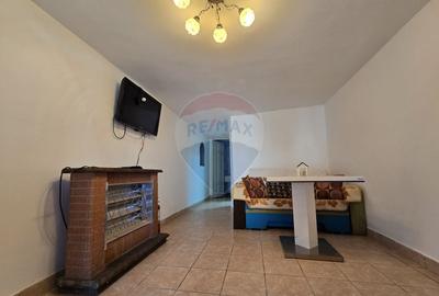 Casă cu 3 camere cu Teren 1161 Mp în Sânmihaiu Almașului - 1