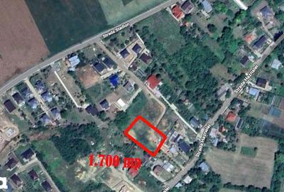 Teren de 1700 mp, în Miroslava