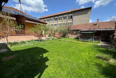 Casa de vanzare, centru, in zona foarte linistita. - 2