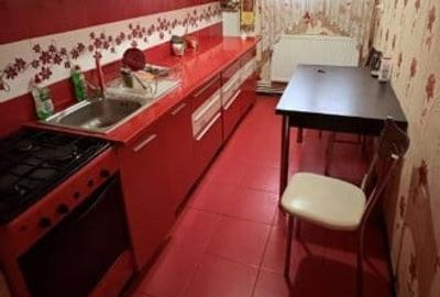Apartament cu 3 camere decomandat în Petros - 4