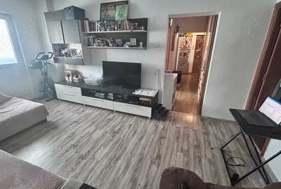 Apartament cu 3 camere semidecomandat în Chișinau