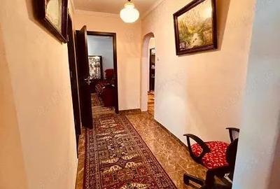 Apartament cu 3 camere decomandat în Micro 14 - 3