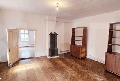 Casă cu 3 camere cu Teren 396 Mp în Central - 3