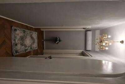 Apartament cu 3 camere semidecomandat în Central - 2