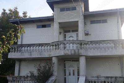 Casa cu etaj(D+P+E)256mp + teren 420mp Botosani