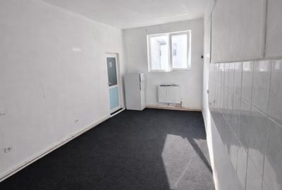 Spațiu comercial, de 180 mp, în Central - 6