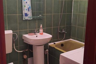 Garsonieră decomandată în Roești - 4