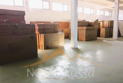 Interioare - spatiu  936 mp, posibilitate parcare - 2
