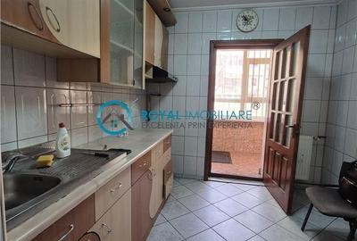 Apartament cu 3 camere decomandat, mobilat în Malu Roșu