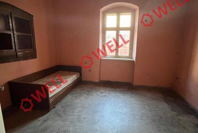 Casă de vânzare cu etaj în Târgu Secuiesc, în Curtea nr. 41! - 8