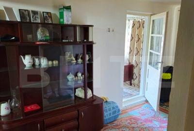 Casa spa?ioasa cu livada, intr-o zona lini?tia la 2 - 4