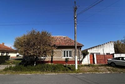 Casă cu 4 camere în Iratoșu - 12