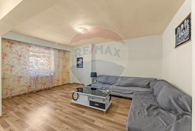 Apartament cu 4 camere decomandat, mobilat în Intim - 2