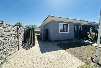 Casă cu Teren 250 Mp în Sânmihaiu Român - 4