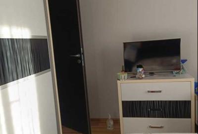 Apartament cu 2 camere decomandat în Fundeni