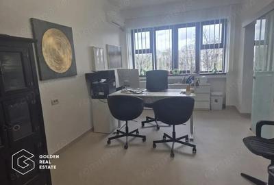 Spațiu comercial, de 36 mp, în Central - 4