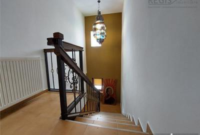 Casă cu 5 camere cu Canalizare în Sinaia - 12