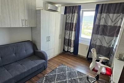 Apartament cu 2 camere semidecomandat în Micro I