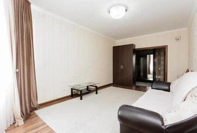 Apartament cu 2 camere decomandat în Tractorul