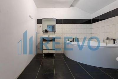 Casă cu 3 camere cu Teren 4060 Mp în Central - 5