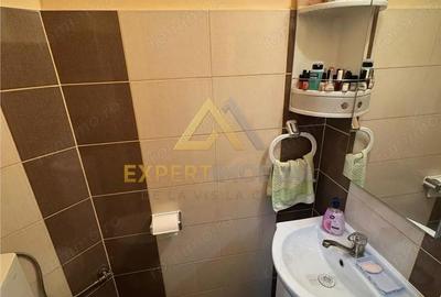Apartament cu 4 camere decomandat în Central - 9