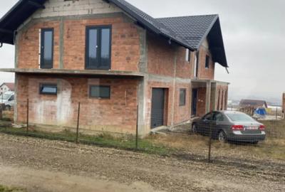 Casă cu 5 camere cu Teren 963 Mp în Bosanci