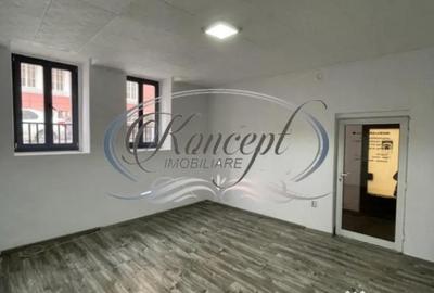 Spațiu comercial, de 24 mp, în Central - 4