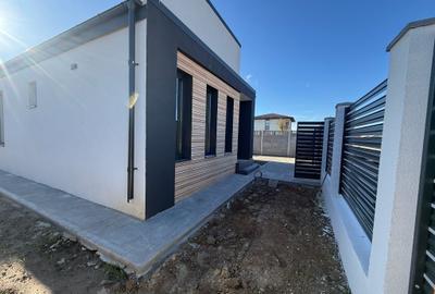 <Casa individuala parter> 4 camere 2 bai 371 mp teren - 4