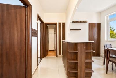 Apartament cu 2 camere decomandat, mobilat în Tractorul - 4