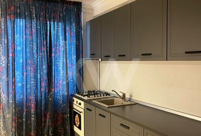 Apartament cu 3 camere decomandat, mobilat în Rovine