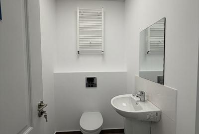 Spațiu comercial, de 95 mp, în Central - 4