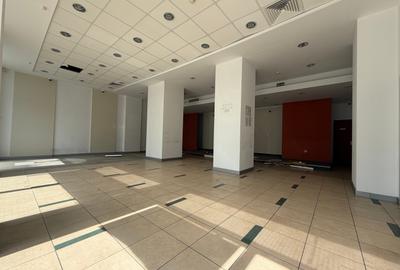 Spațiu comercial, de 300 mp, în Central - 3