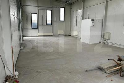 Spațiu comercial, de 100 mp, în Central - 4