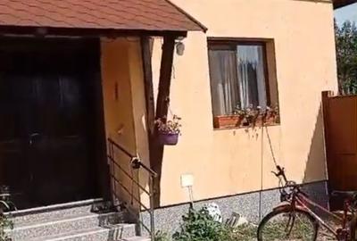 Casă cu 4 camere în Central - 2