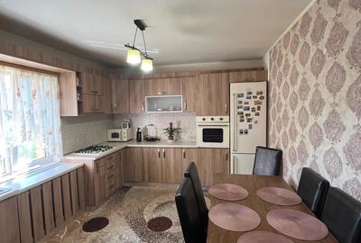 Inchiriez apartament spatios [64 mp] zona Calea Moldovei,cu parcare inclusa - 1