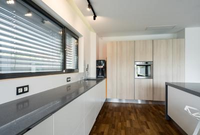 Experience Exclusive Living - 8