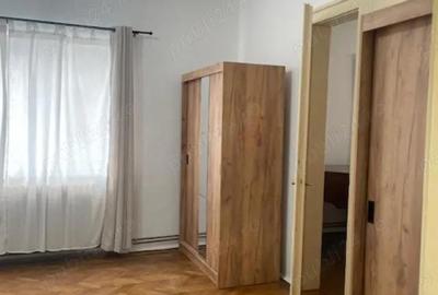 Casă cu Teren 340 Mp în Central - 2