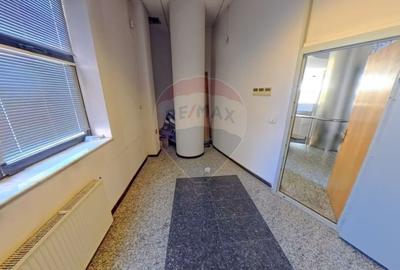 Birou, de 13 mp, în Ultracentral - 3