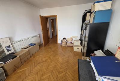 Unirii la intersectie cu strada Traian, stradal, 10 minute metrou - 16