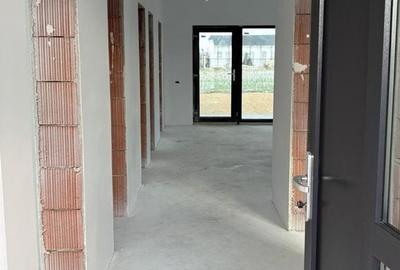 Casă cu 4 camere cu Teren 553 Mp în Sântandrei - 6