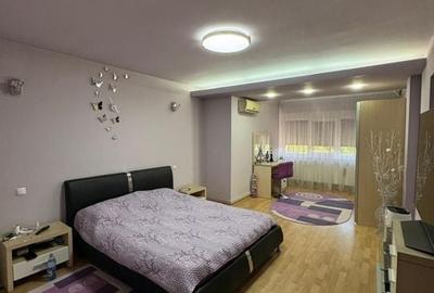 Casă cu 7 camere cu Teren 500 Mp în Valea Roșie - 3