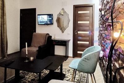 Zona Afi Mall Curte Zona Afi Mall Curte - 10