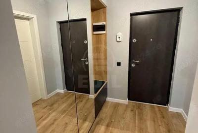 Apartament cu 3 camere semidecomandat în Central - 1