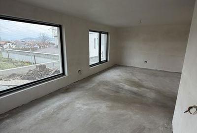 Casă cu 4 camere cu Teren 110 Mp în Central - 4