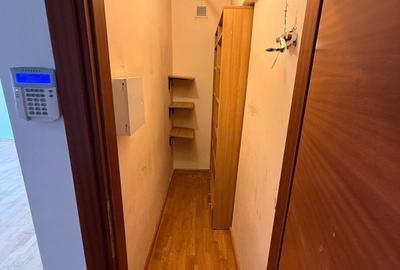 Apartament pentru birou et 1 3 camere decomandate B-dul Unirii-Nerva Traian - 2