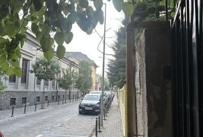 Apartament cu 3 camere în Rosetti
