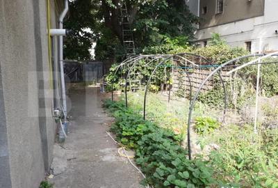 Casă cu 5 camere cu Teren 596 Mp în Central - 8