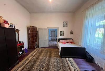 Casă cu 5 camere cu Teren 6500 Mp în Sacu - 5