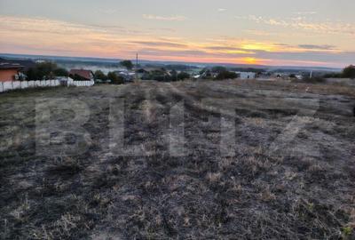 Teren de 400 mp, în Central