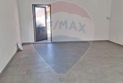 Spațiu comercial, de 42 mp, în Central - 3